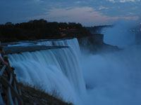 We got to Niagara in the evening - made for some nice slow shutter pictures